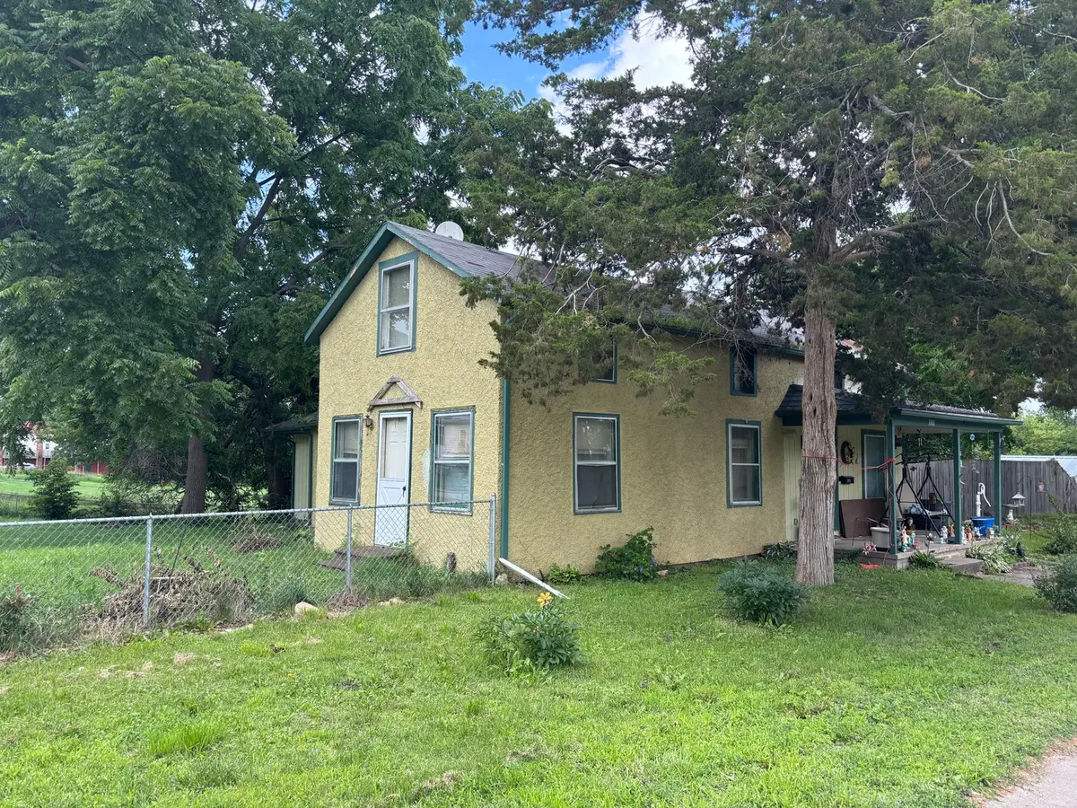 3001 Garfield Street, Clinton, IA 52732 - #1