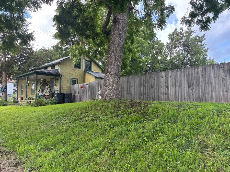 3001 Garfield Street, Clinton, IA 52732 - #3