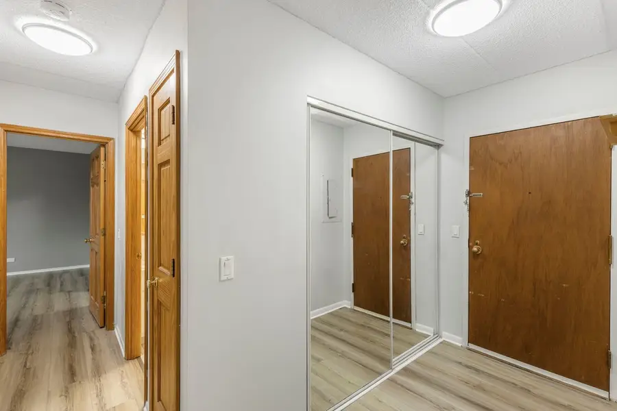 9737 N Fox Glen Drive #2M, Niles, IL 60714 - #2