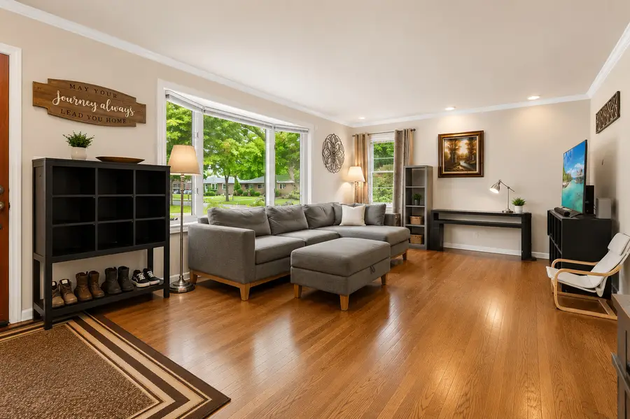 215 E Bryn Mawr Avenue, Roselle, IL 60172 - #3
