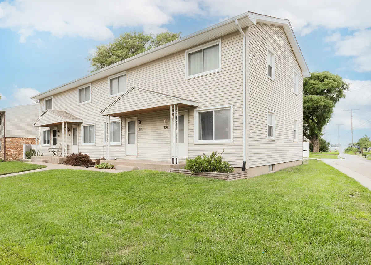 100 W Spring Street, Eldridge, IA 52748 - #1