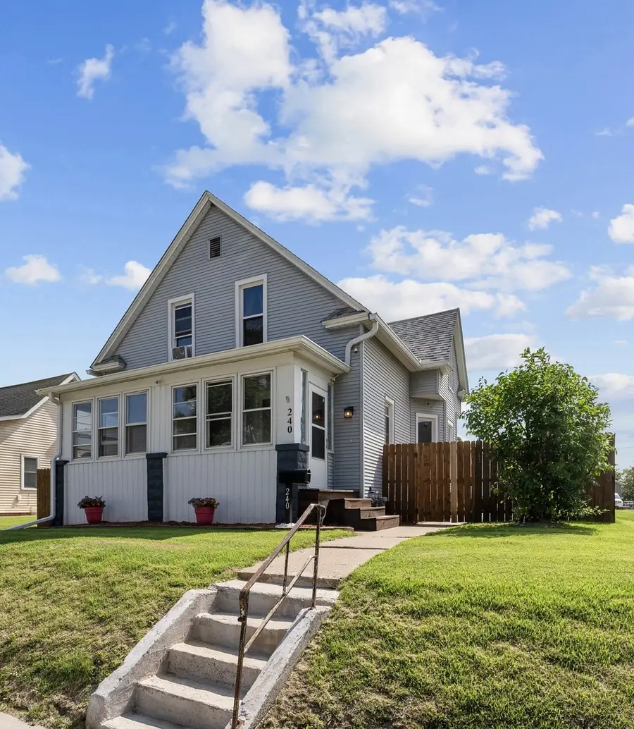 240 45th Street, Moline, IL 61265 - #2