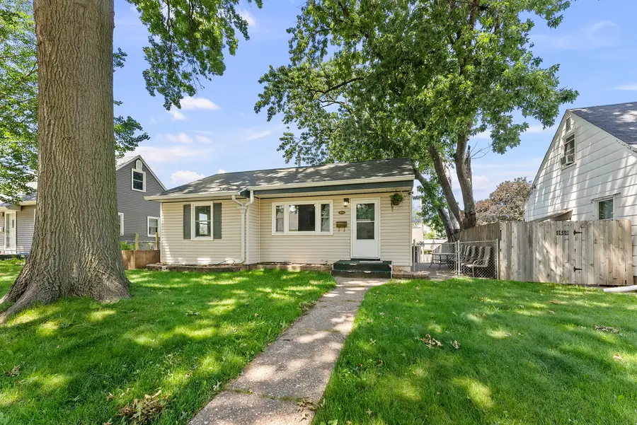 1614 W Hayes Street, Davenport, IA 52804 - #2