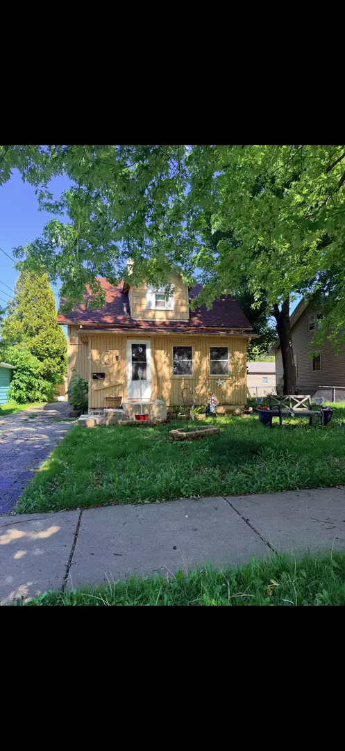 77 S Melrose Avenue, Elgin, IL 60123
