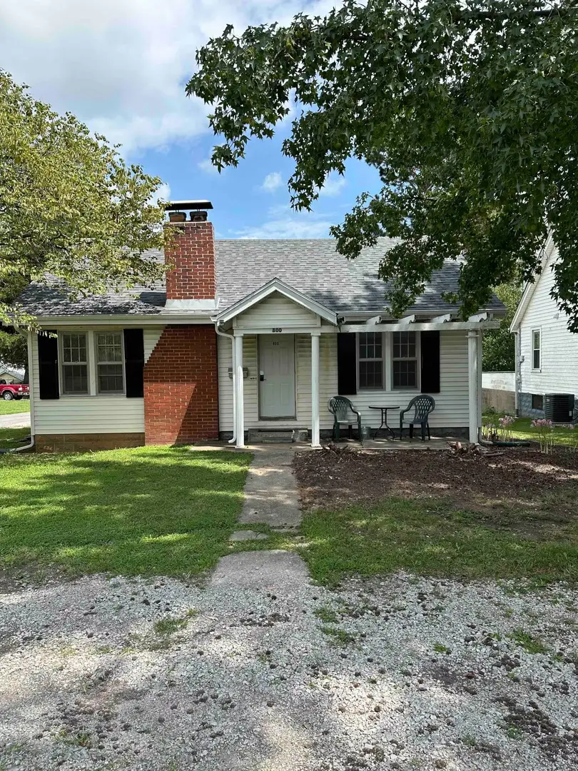 800 S 25th Street, Mount Vernon, IL 62864 - #3