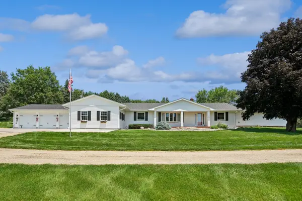 29199 170th Avenue, Long Grove, IA 52756