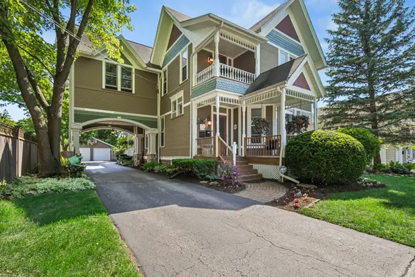 151 Park Avenue, Grayslake, IL 60030
