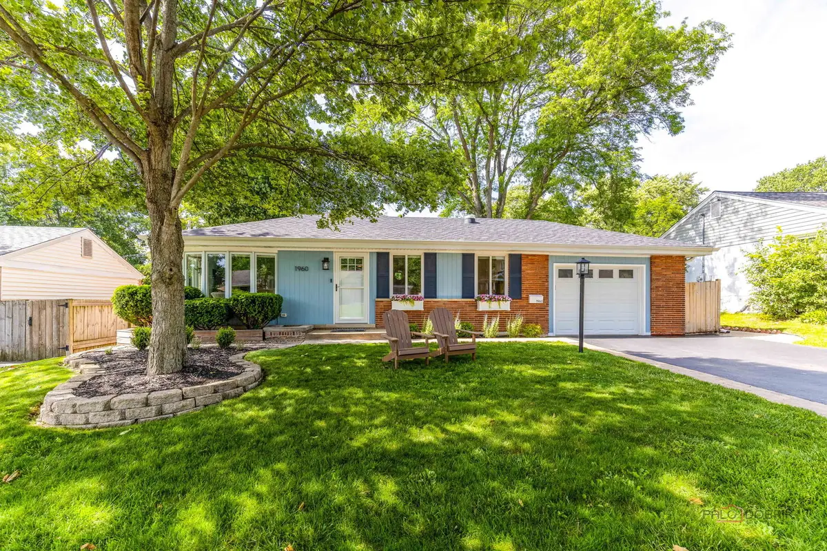 1960 Redwood Lane, Northbrook, IL 60062 - #1