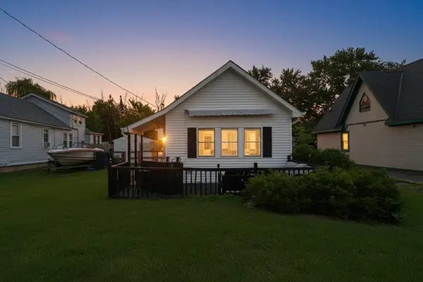 23016 W Lakeview Avenue, Antioch, IL 60002
