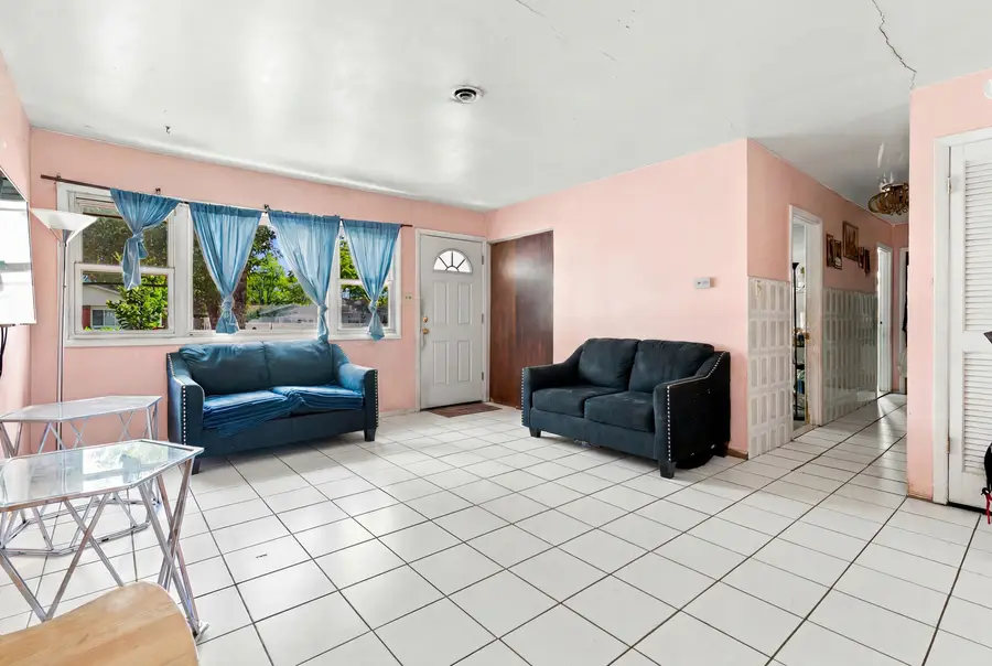 440 Flagstaff Lane, Hoffman Estates, IL 60169 - #3