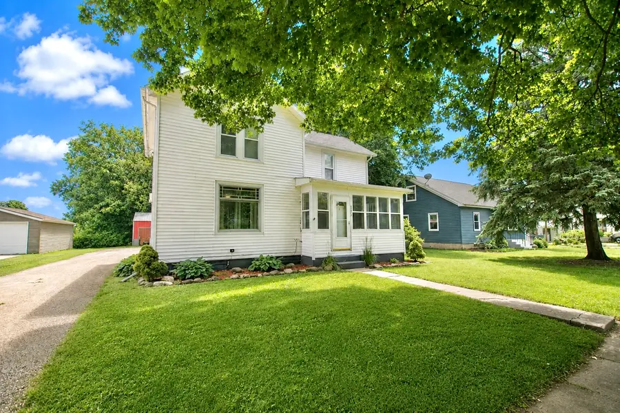 208 S Sycamore Street, Franklin Grove, IL 61031 - #3