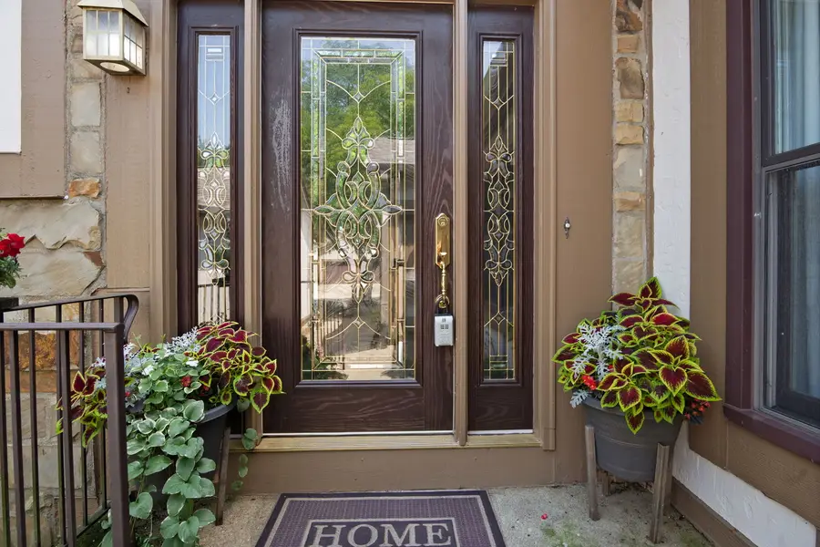 1054 Oakview Drive, Wheaton, IL 60187 - #2