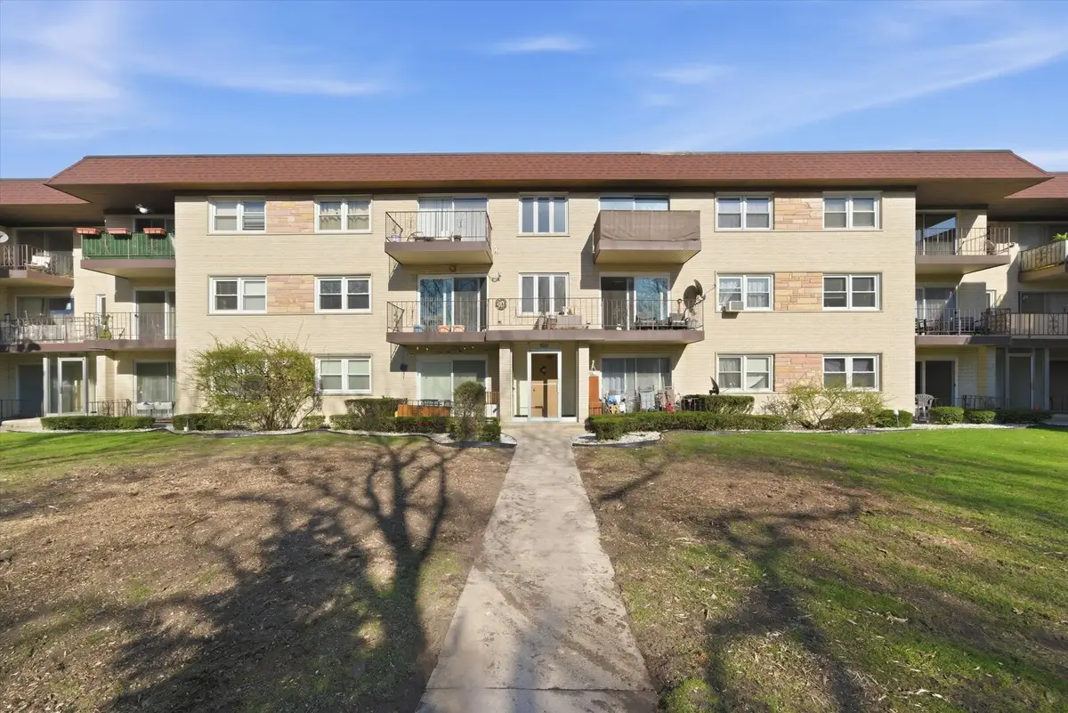5211 N Potawatomie Avenue #206, Chicago, IL 60656 - #1