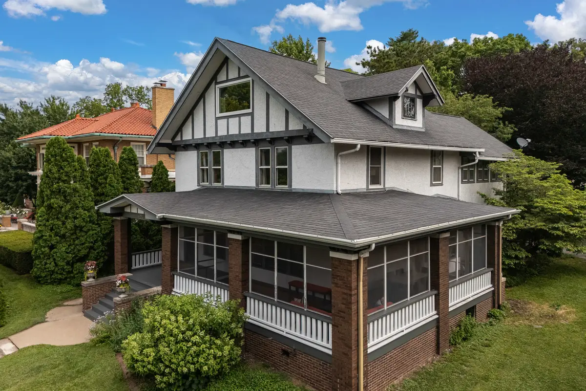 2440 E River Drive, Davenport, IA 52803 - #1