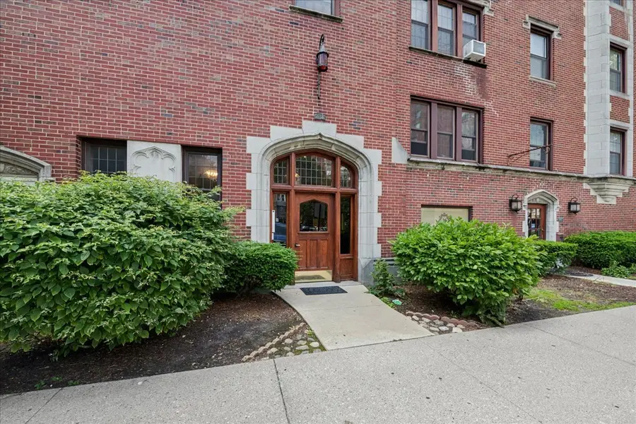 1103 Holly Court #206, Oak Park, IL 60301 - #2