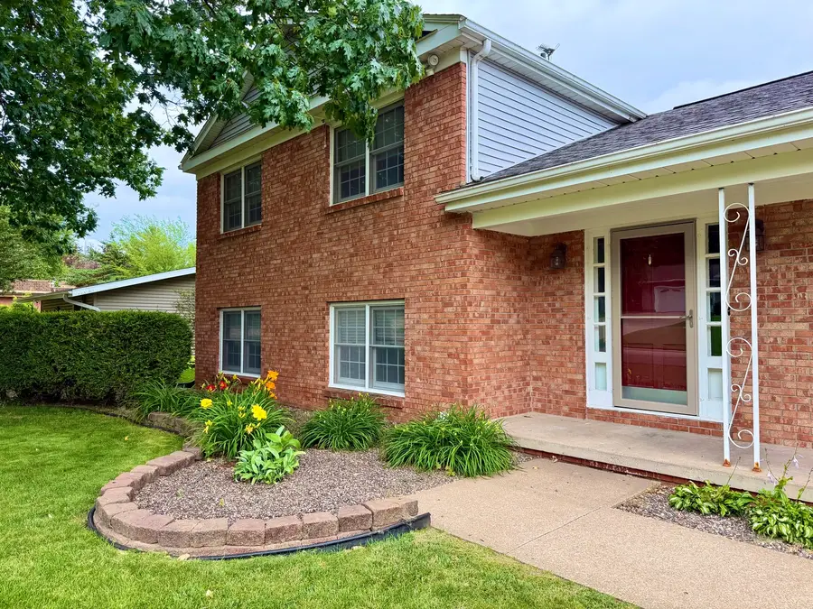 628 12th Avenue, Clinton, IA 52732 - #3