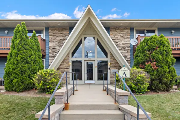 300 Opatrny Drive #211, Fox River Grove, IL 60021