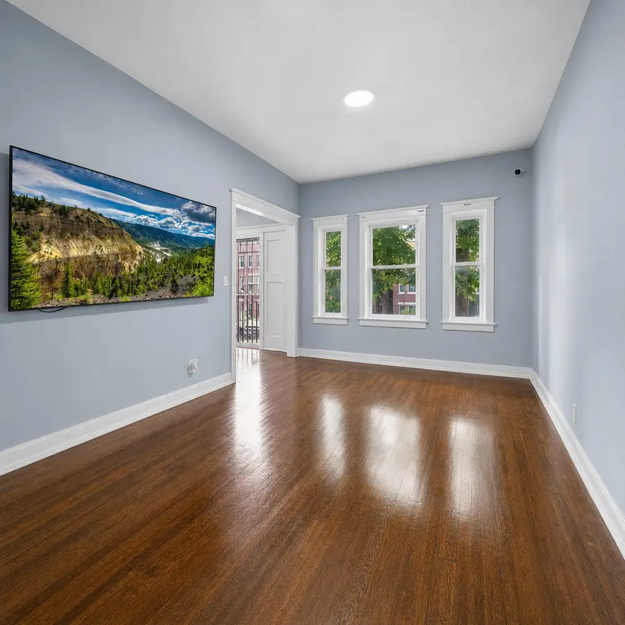 7005 S Eberhart Avenue, Chicago, IL 60637 - #3