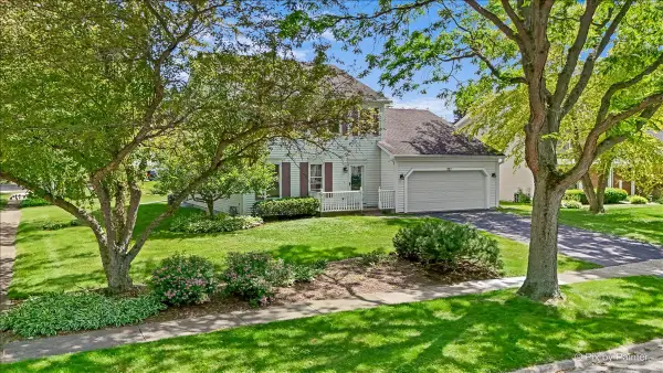 221 Foxmoor Road, Fox River Grove, IL 60021