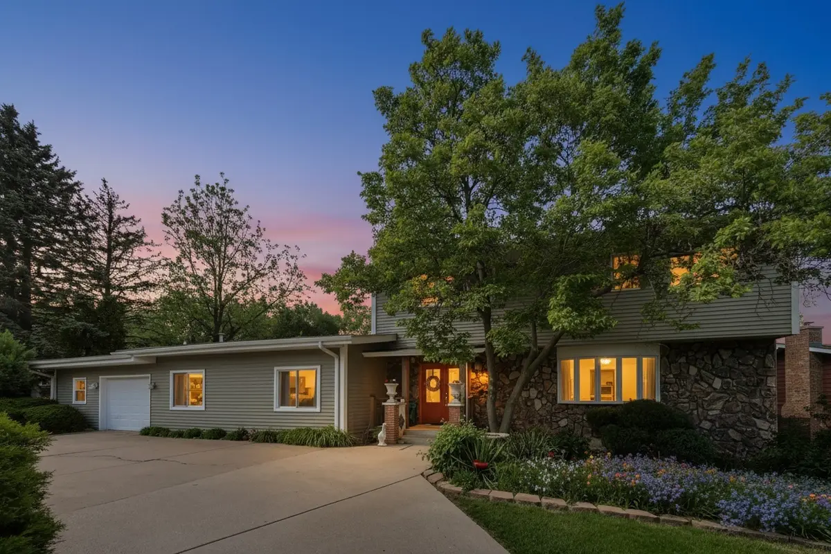 2004 Sprucewood Lane, Lindenhurst, IL 60046 - #1