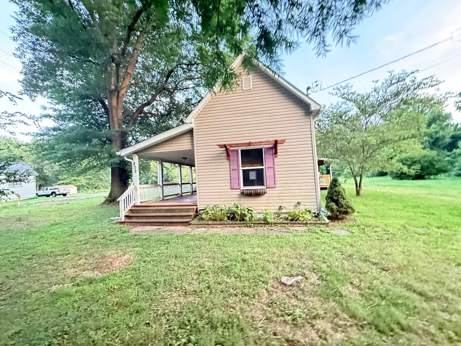 802 North Road, West Frankfort, IL 62896 - #2