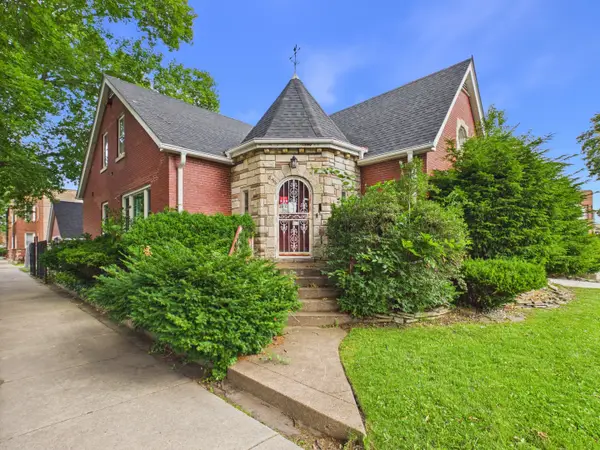 8156 S Paxton Avenue, Chicago, IL 60617