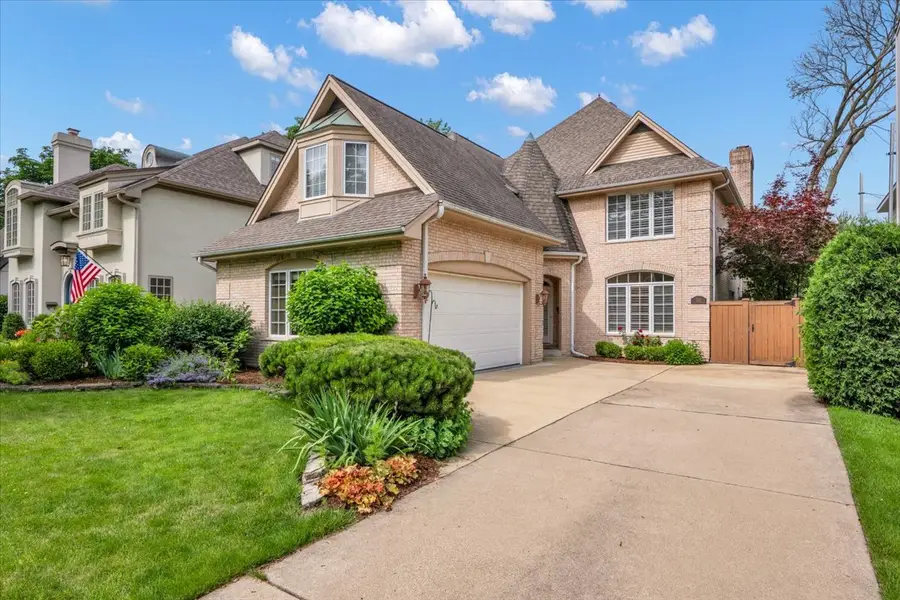 310 N County Line Road, Hinsdale, IL 60521 - #3