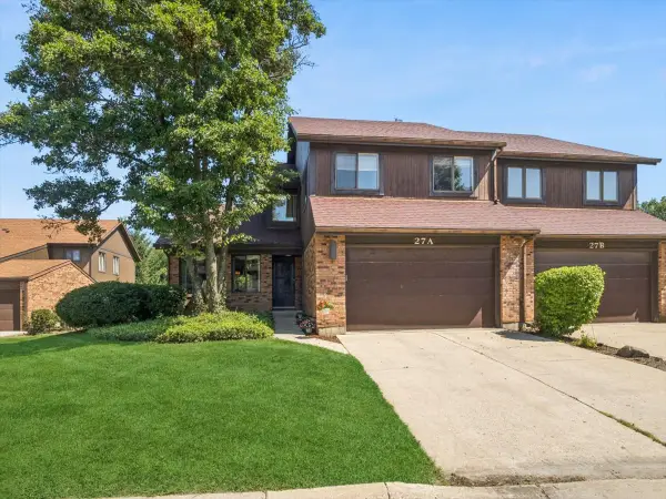 27 Creekside Circle #A, Elgin, IL 60123