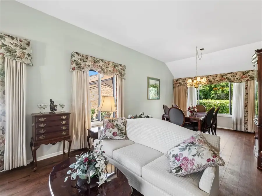 27 Creekside Circle #A, Elgin, IL 60123 - #3