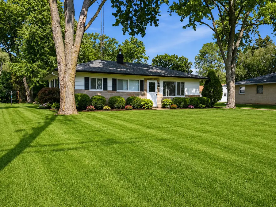 1203 N Chapel Hill Road, McHenry, IL 60051 - #3