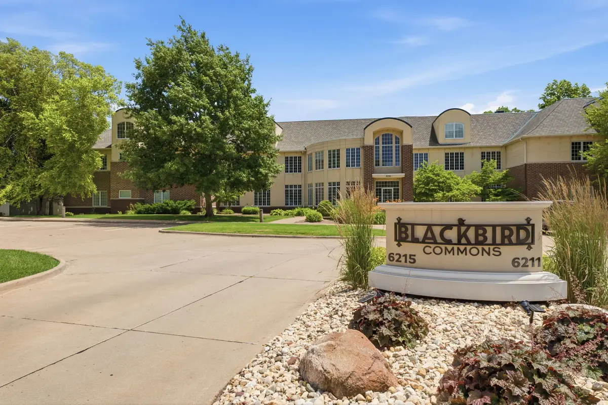 6215 Utica Ridge Road #104, Davenport, IA 52807 - #1