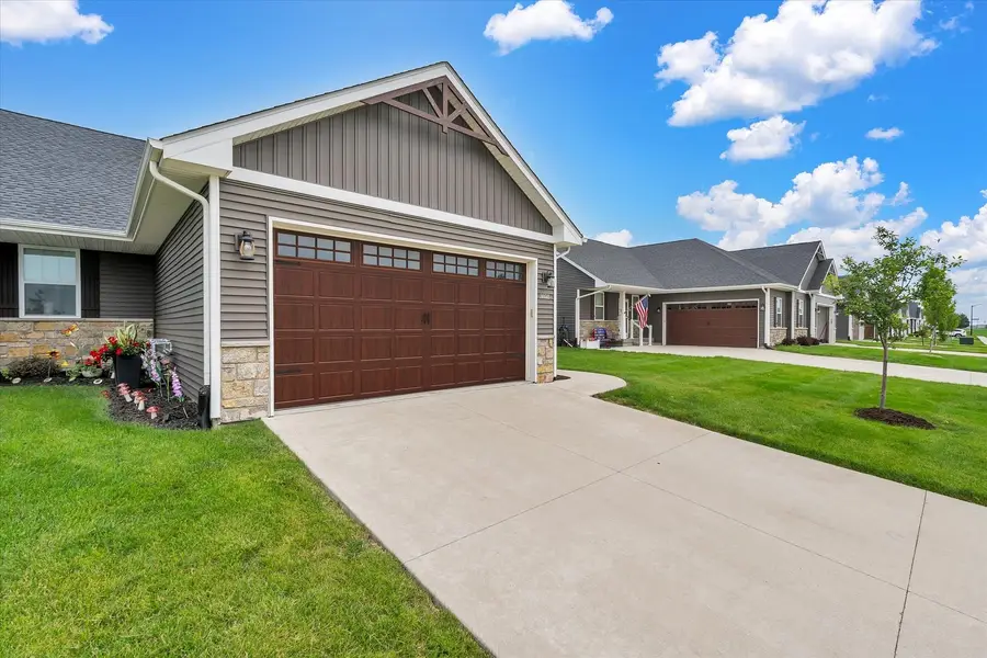 3052 Charissas Place, Bettendorf, IA 52722 - #3