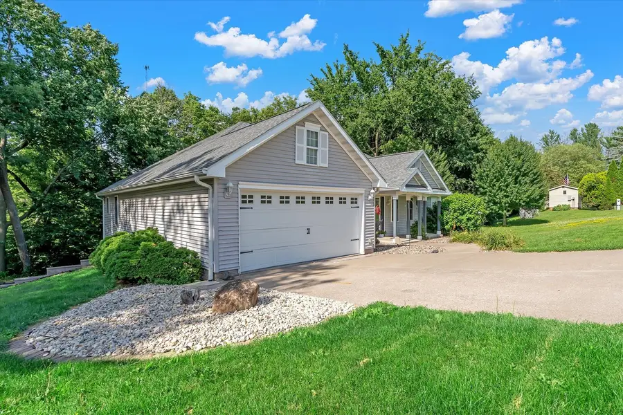 2106 Skylane Drive, Muscatine, IA 52761 - #3