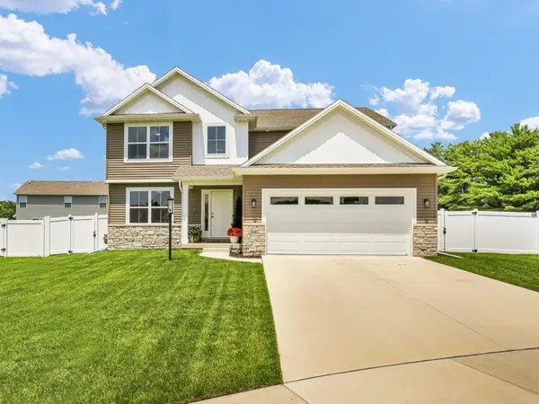 216 Red Bud Drive, Mahomet, IL 61853