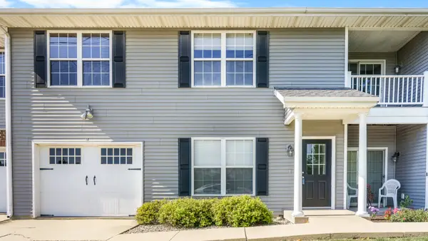 102 Essex, Unit #9 Lane, Savoy, IL 61874