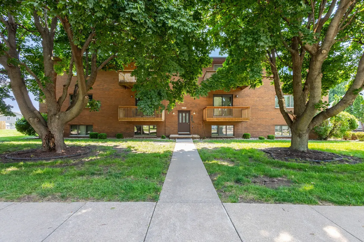 4195 Fairview Drive #1, Bettendorf, IA 52722 - #1