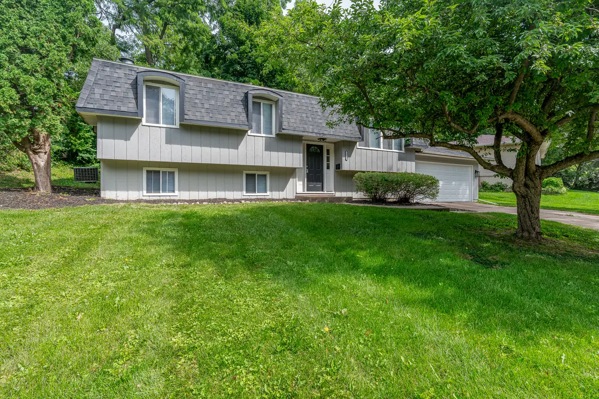 4430 Canterbury Lane, Davenport, IA 52806 - #1