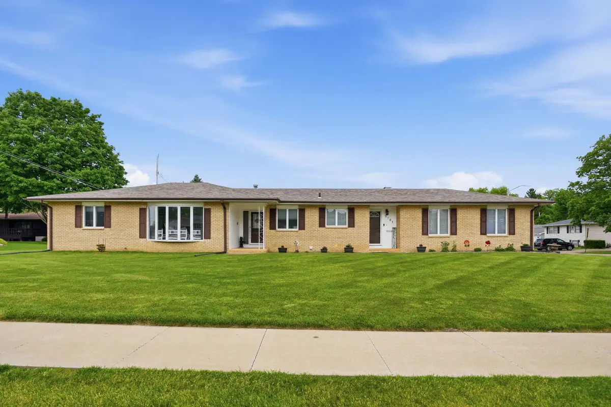 3701 Kennedy Drive, East Moline, IL 61244 - #1