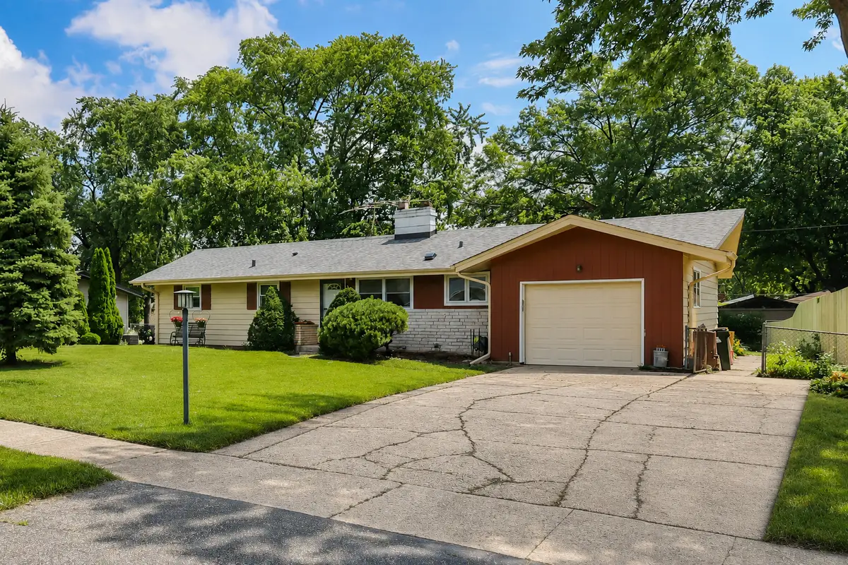 443 Glendale Road, Roselle, IL 60172 - #1