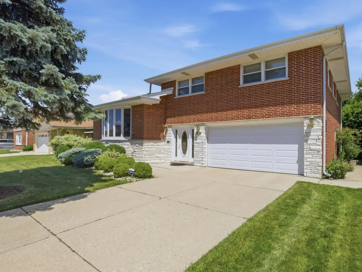8238 W Balmoral Avenue, Chicago, IL 60656 - #1