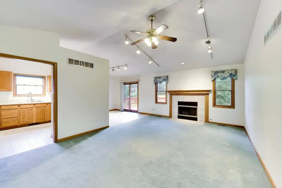 231 Clover Chase Circle, Woodstock, IL 60098 - #2