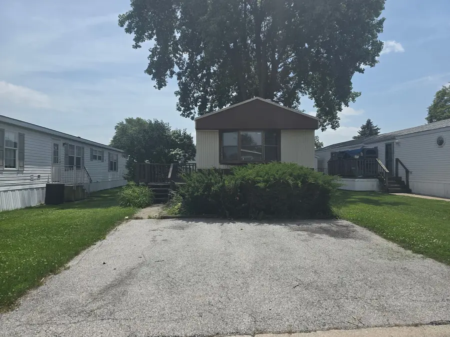 190 Carriage Lane #190, Sauk Village, IL 60411 - #3