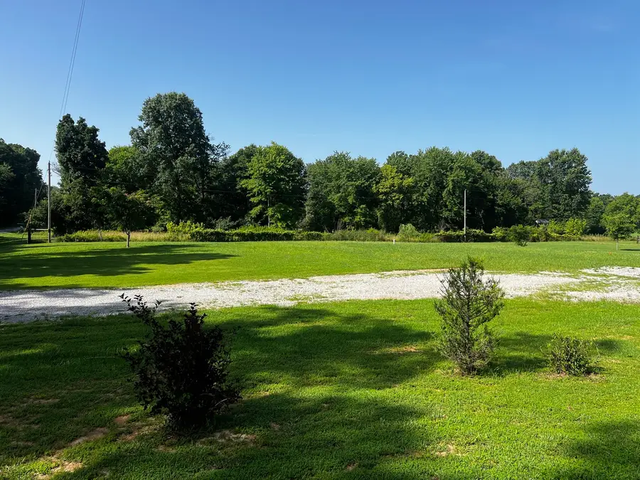10261 N Puckett Lane, Mount Vernon, IL 62864 - #3