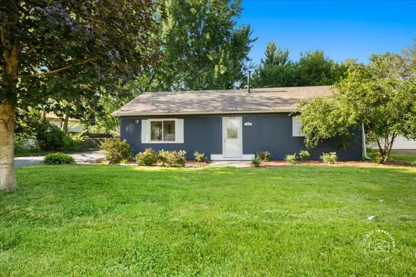 34W759 N James Drive, St. Charles, IL 60174