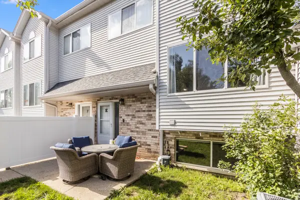 272 Park Ridge Lane #E, Aurora, IL 60504