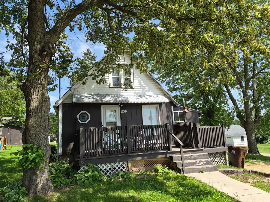 1539 S Bidwell Avenue S, Freeport, IL 61032 - #3