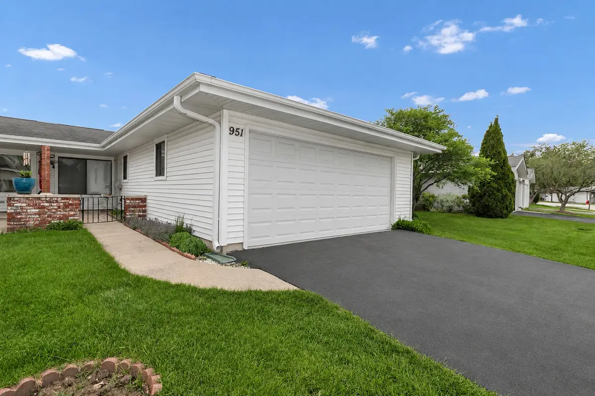 951 Chelsea Lane, Schaumburg, IL 60193 - #1