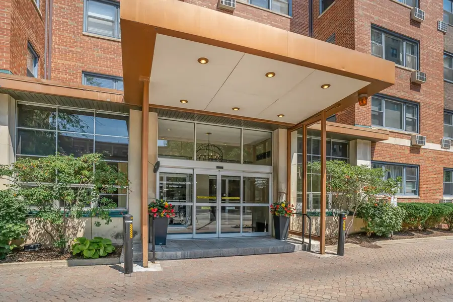 2909 N Sheridan Road #1702, Chicago, IL 60657 - #2