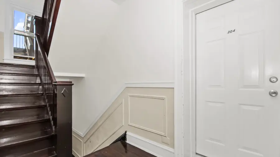 3652 W Belle Plaine Avenue #304, Chicago, IL 60618 - #2