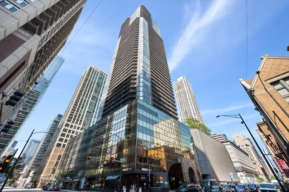 10 E Ontario Street #1008, Chicago, IL 60611 - #1